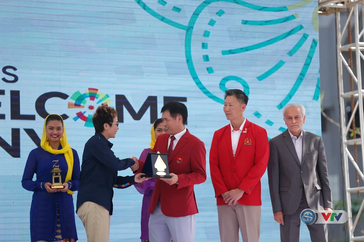 Quốc kỳ Việt Nam tung bay tại ASIAD 2018 - Ảnh 10.