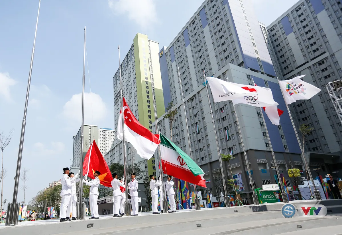 Quốc kỳ Việt Nam tung bay tại ASIAD 2018 - Ảnh 1.
