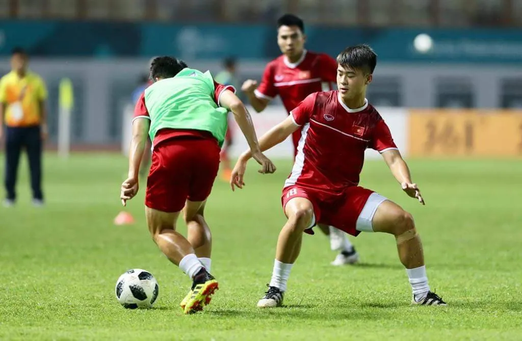 ẢNH: ĐT Olympic Việt Nam thắng nhẹ Olympic Nepal, sớm giành quyền vào vòng 1/8 - Ảnh 2.