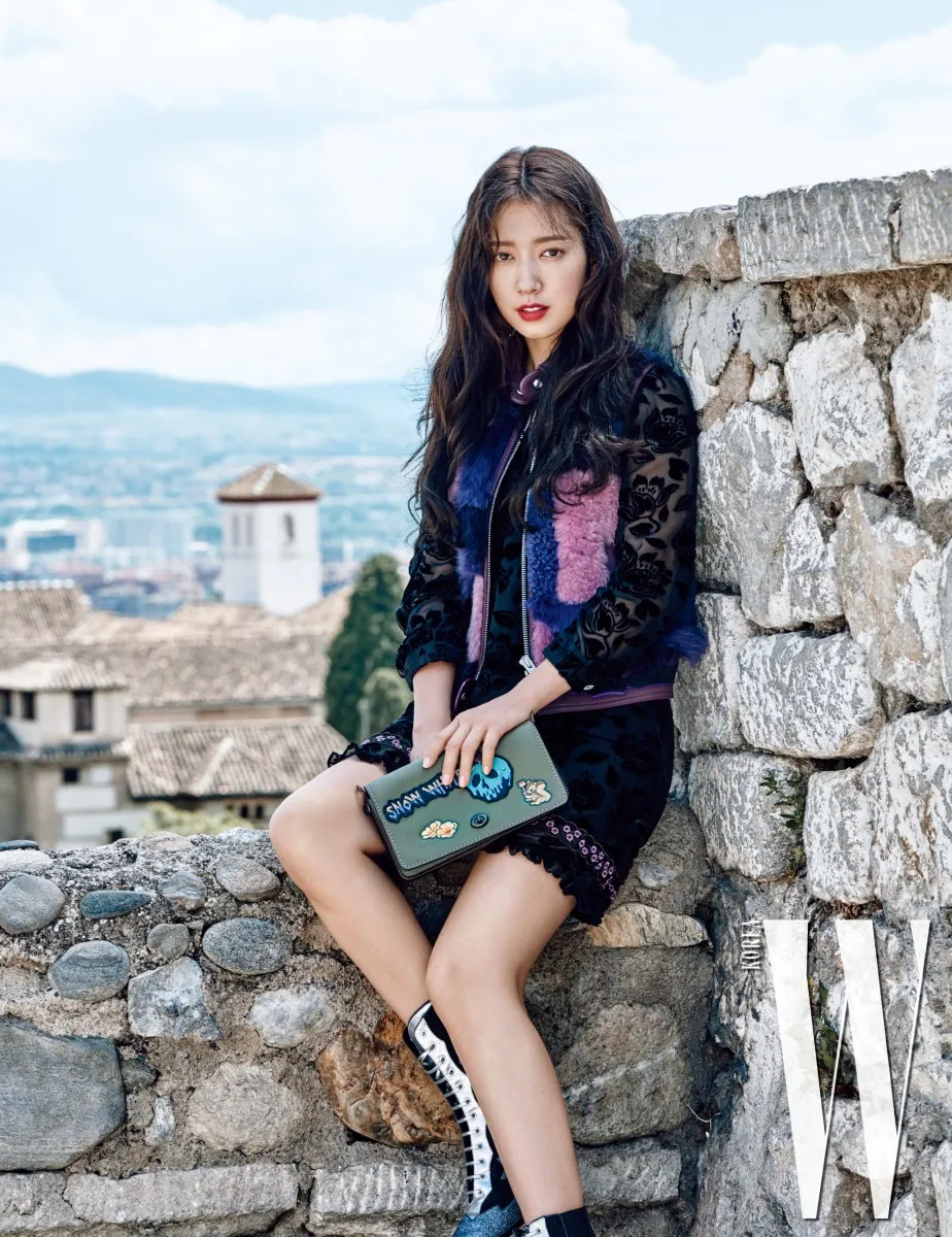 Park Shin Hye hóa tắc kè hoa trong bộ ảnh mới - Ảnh 5.