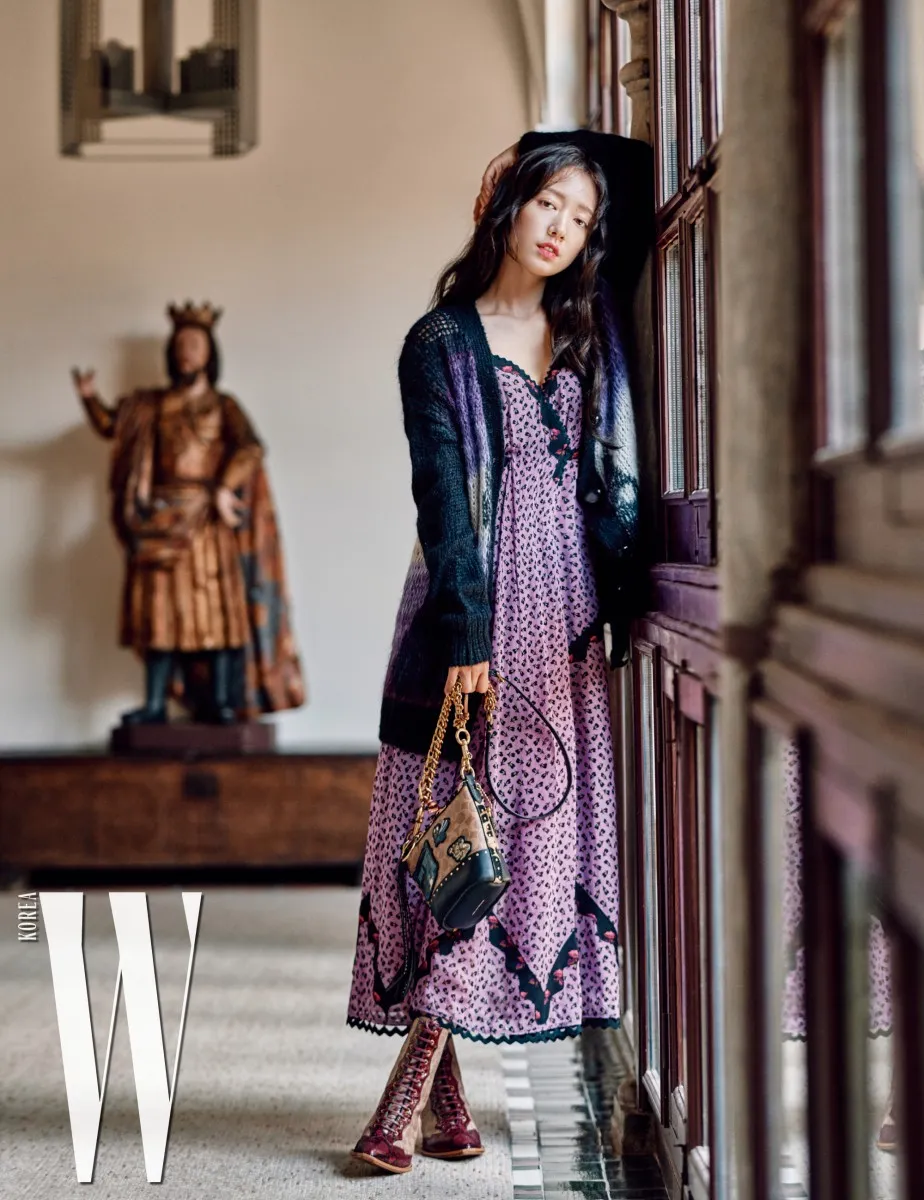 Park Shin Hye hóa tắc kè hoa trong bộ ảnh mới - Ảnh 6.