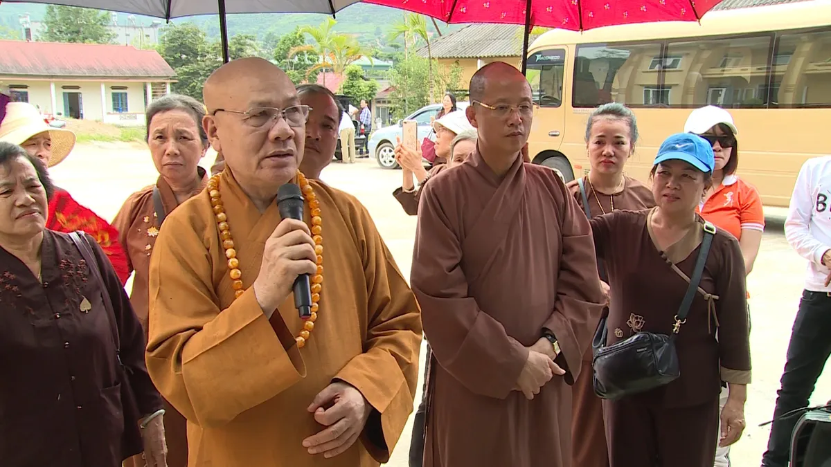 Trung ương Giáo hội Phật giáo Việt Nam ủng hộ, giúp đỡ đồng bào vùng lũ tỉnh Yên Bái - Ảnh 2.