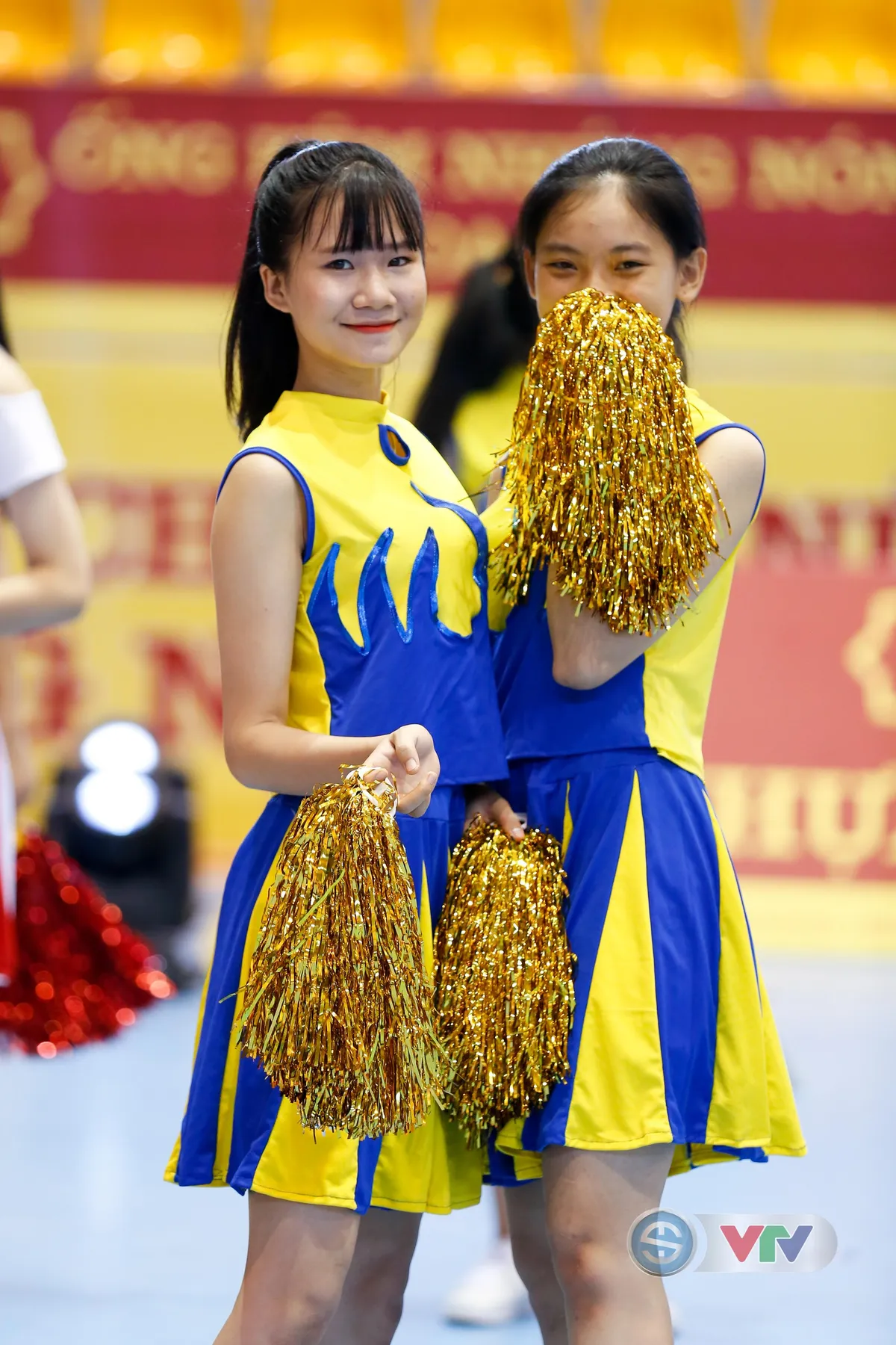 ẢNH: Chiêm ngưỡng dàn hoạt náo viên xinh đẹp của VTV Cup Ống nhựa Hoa Sen 2018 - Ảnh 10. ẢNH: Chiêm ngưỡng dàn hoạt náo viên xinh đẹp của VTV Cup Ống nhựa Hoa Sen 2018 - Ảnh 10.