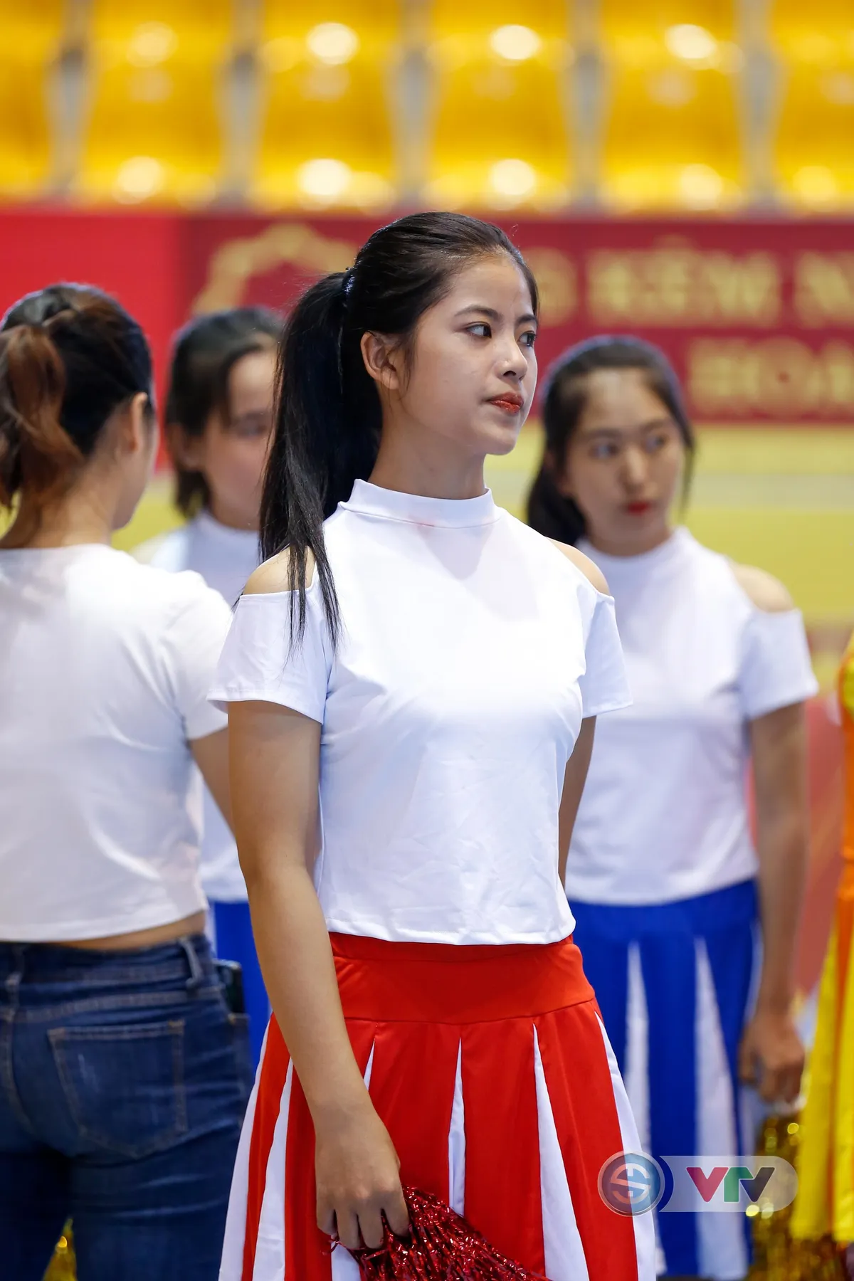 ẢNH: Chiêm ngưỡng dàn hoạt náo viên xinh đẹp của VTV Cup Ống nhựa Hoa Sen 2018 - Ảnh 12. ẢNH: Chiêm ngưỡng dàn hoạt náo viên xinh đẹp của VTV Cup Ống nhựa Hoa Sen 2018 - Ảnh 12.