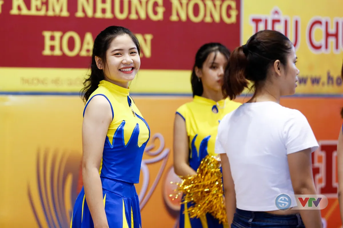 ẢNH: Chiêm ngưỡng dàn hoạt náo viên xinh đẹp của VTV Cup Ống nhựa Hoa Sen 2018 - Ảnh 9. ẢNH: Chiêm ngưỡng dàn hoạt náo viên xinh đẹp của VTV Cup Ống nhựa Hoa Sen 2018 - Ảnh 9.