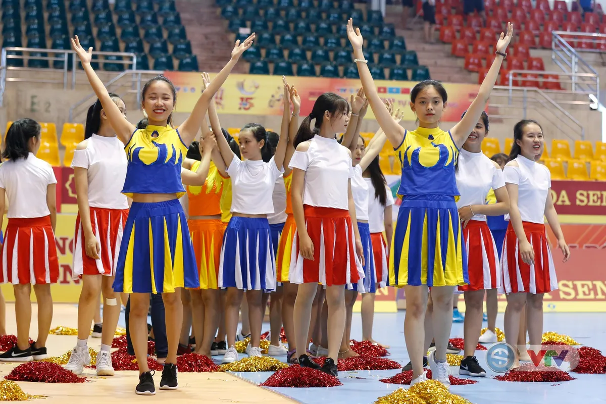 ẢNH: Chiêm ngưỡng dàn hoạt náo viên xinh đẹp của VTV Cup Ống nhựa Hoa Sen 2018 - Ảnh 5. ẢNH: Chiêm ngưỡng dàn hoạt náo viên xinh đẹp của VTV Cup Ống nhựa Hoa Sen 2018 - Ảnh 5.