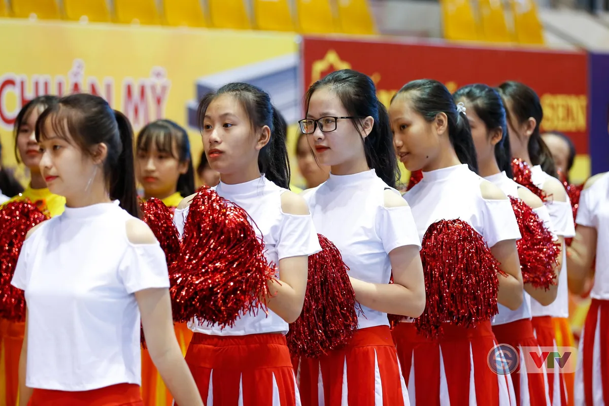 ẢNH: Chiêm ngưỡng dàn hoạt náo viên xinh đẹp của VTV Cup Ống nhựa Hoa Sen 2018 - Ảnh 4. ẢNH: Chiêm ngưỡng dàn hoạt náo viên xinh đẹp của VTV Cup Ống nhựa Hoa Sen 2018 - Ảnh 4.