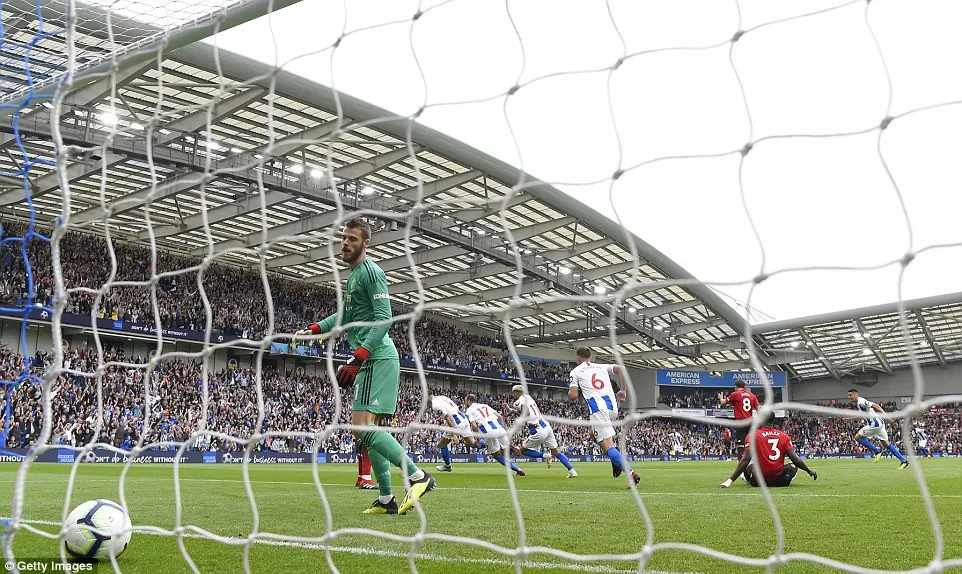 VIDEO Brighton 3-2 Man Utd: Quỷ đỏ thua trận đầu tiên mùa giải - Ảnh 2. VIDEO Brighton 3-2 Man Utd: Quỷ đỏ thua trận đầu tiên mùa giải - Ảnh 2.
