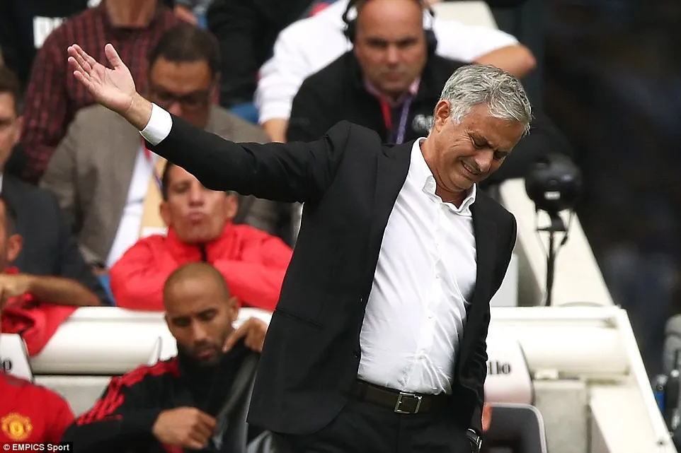 VIDEO Brighton 3-2 Man Utd: Quỷ đỏ thua trận đầu tiên mùa giải - Ảnh 4. VIDEO Brighton 3-2 Man Utd: Quỷ đỏ thua trận đầu tiên mùa giải - Ảnh 4.