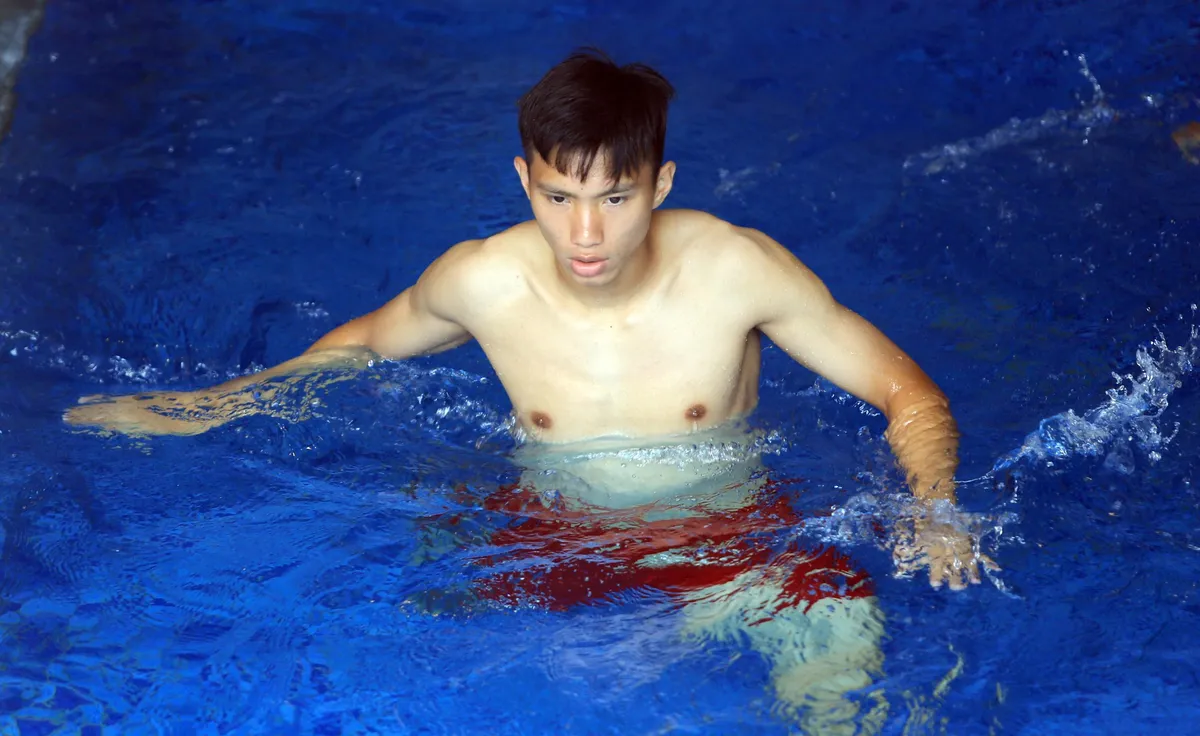 ẢNH: Olympic Việt Nam khoe body đẹp, luyện tập thư giãn phục hồi sau chiến thắng ấn tượng trước Olympic Nhật Bản - Ảnh 4. ẢNH: Olympic Việt Nam khoe body đẹp, luyện tập thư giãn phục hồi sau chiến thắng ấn tượng trước Olympic Nhật Bản - Ảnh 4.