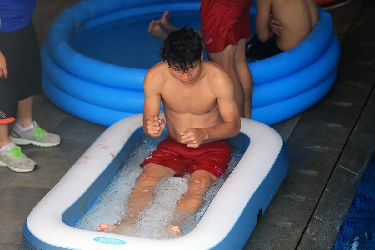ẢNH: Olympic Việt Nam khoe body đẹp, luyện tập thư giãn phục hồi sau chiến thắng ấn tượng trước Olympic Nhật Bản - Ảnh 12. ẢNH: Olympic Việt Nam khoe body đẹp, luyện tập thư giãn phục hồi sau chiến thắng ấn tượng trước Olympic Nhật Bản - Ảnh 12.