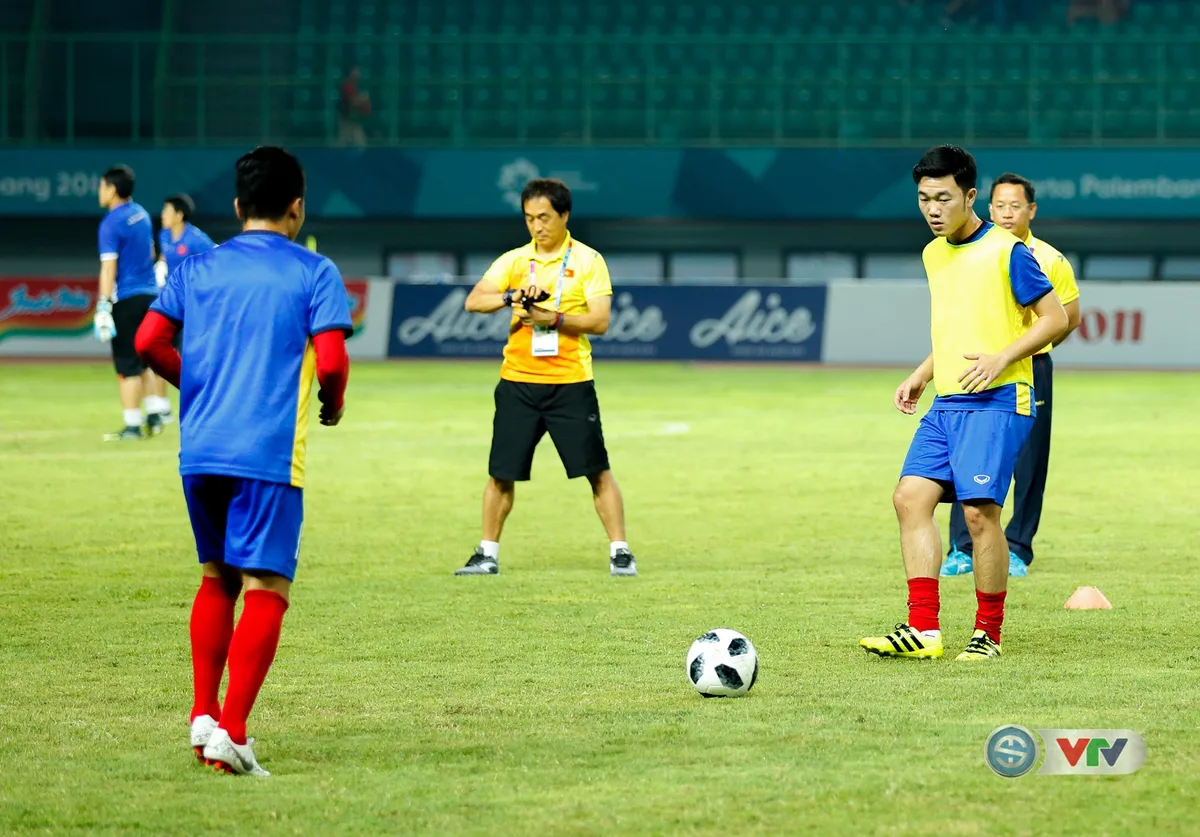 ẢNH: ĐT Olympic Việt Nam thắng nghẹt thở Olympic Bahrain, lần đầu góp mặt tại tứ kết ASIAD - Ảnh 5. ẢNH: ĐT Olympic Việt Nam thắng nghẹt thở Olympic Bahrain, lần đầu góp mặt tại tứ kết ASIAD - Ảnh 5.