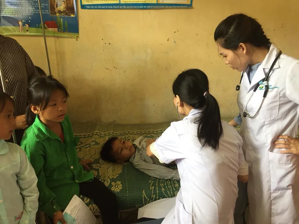 Khám phát thuốc và tư vấn dinh dưỡng cho trẻ em ở vùng cao ở Tuyên Quang - Ảnh 2. Khám phát thuốc và tư vấn dinh dưỡng cho trẻ em ở vùng cao ở Tuyên Quang - Ảnh 2.