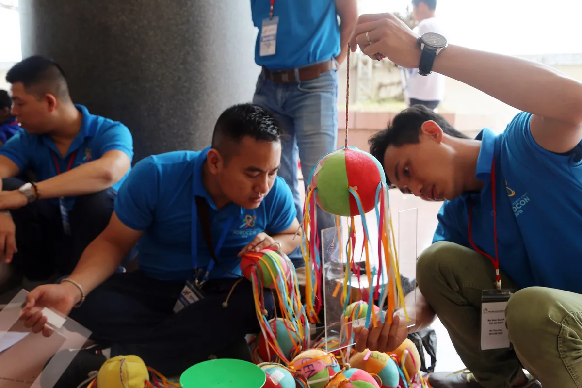 ABU Robocon 2018: Ngày đầu của các đội tuyển tại khu tập kết robot - Ảnh 14.