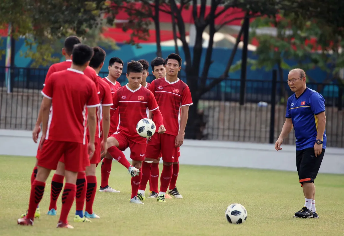 ĐT Olympic Việt Nam đón tin vui, sẵn sàng ra sân với hàng thủ mạnh nhất ở tứ kết ASIAD 2018 - Ảnh 9. ĐT Olympic Việt Nam đón tin vui, sẵn sàng ra sân với hàng thủ mạnh nhất ở tứ kết ASIAD 2018 - Ảnh 9.