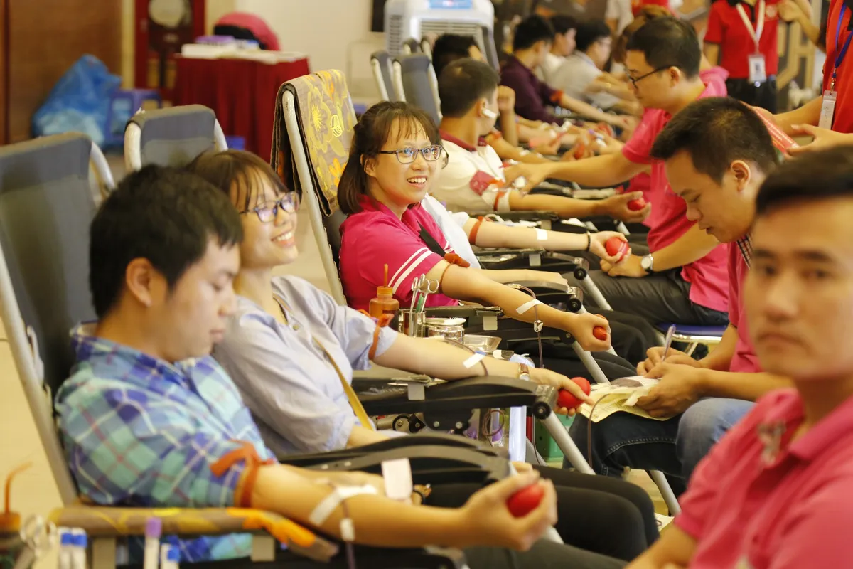 Cùng Youth Day 2018: Không để người bệnh chờ máu - Ảnh 2. Cùng Youth Day 2018: Không để người bệnh chờ máu - Ảnh 2.