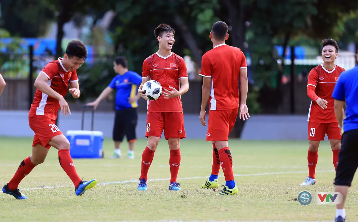 ASIAD 2018: Olympic Việt Nam hồ hởi tập nhẹ chờ đón Olympic Syria - Ảnh 1. ASIAD 2018: Olympic Việt Nam hồ hởi tập nhẹ chờ đón Olympic Syria - Ảnh 1.