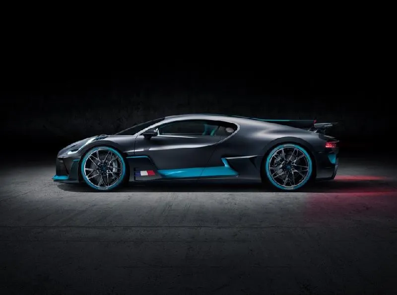 Ngắm ảnh cực chất của siêu xe thể thao Bugatti Divo - Ảnh 2.