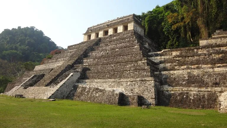 Tìm thấy mặt nạ vua Maya thời cổ đại tại Mexico - Ảnh 2.