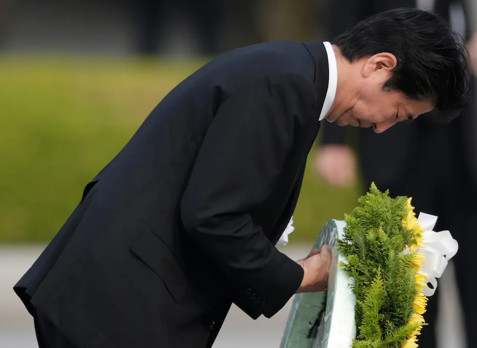 Nhật Bản Kỷ niệm 73 năm ngày Mỹ ném bom nguyên tử ở Hiroshima - Ảnh 2. Nhật Bản Kỷ niệm 73 năm ngày Mỹ ném bom nguyên tử ở Hiroshima - Ảnh 2.