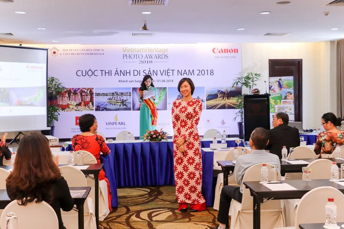 Cuộc thi ảnh Di sản Việt Nam 2018 có thêm chủ đề Áo dài Việt Nam - Ảnh 1.