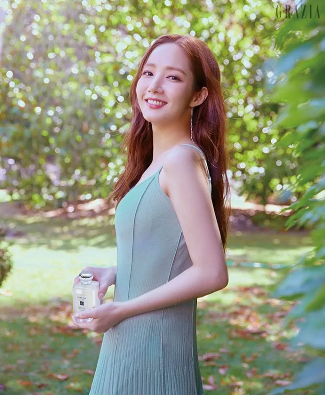 Park Min Young sành điệu và quyến rũ dưới trời Paris - Ảnh 12.