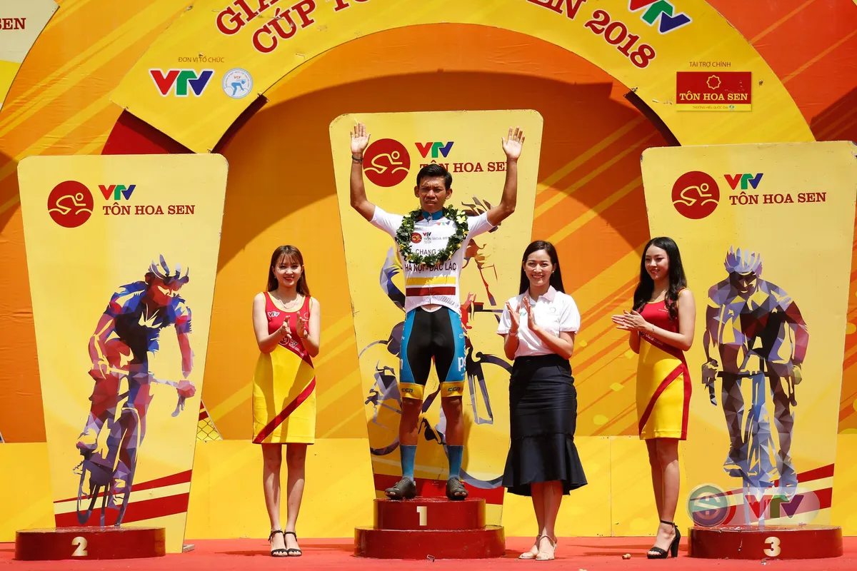 ẢNH: Những khoảnh khắc ấn tượng chặng 12 Giải xe đạp quốc tế VTV Cup Tôn Hoa Sen 2018 - Ảnh 18.