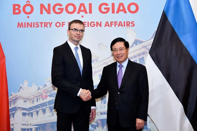 Phó Thủ tướng Phạm Bình Minh hội đàm với Bộ trưởng Bộ Ngoại giao Estonia - Ảnh 4. Phó Thủ tướng Phạm Bình Minh hội đàm với Bộ trưởng Bộ Ngoại giao Estonia - Ảnh 4.