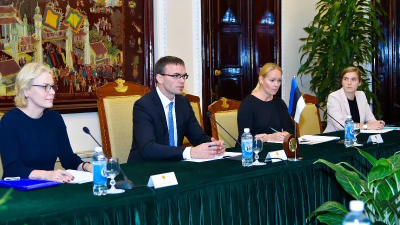 Phó Thủ tướng Phạm Bình Minh hội đàm với Bộ trưởng Bộ Ngoại giao Estonia - Ảnh 5. Phó Thủ tướng Phạm Bình Minh hội đàm với Bộ trưởng Bộ Ngoại giao Estonia - Ảnh 5.