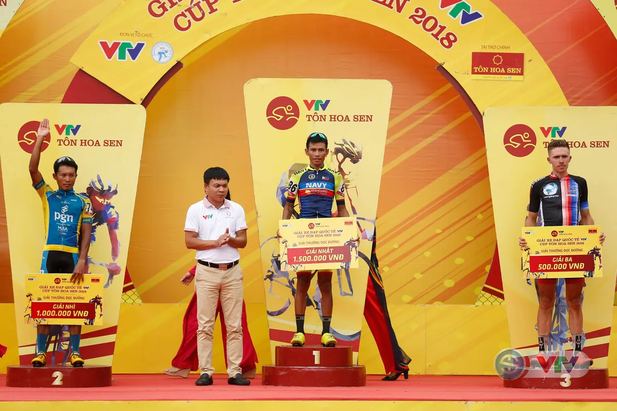 ẢNH: Những khoảnh khắc ấn tượng chặng 13 Giải xe đạp quốc tế VTV Cup Tôn Hoa Sen 2018 - Ảnh 12.
