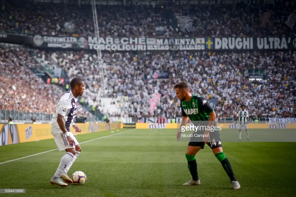 Tiền vệ của Juventus nhận án phạt vì hành vi phi thể thao - Ảnh 1. Tiền vệ của Juventus nhận án phạt vì hành vi phi thể thao - Ảnh 1.