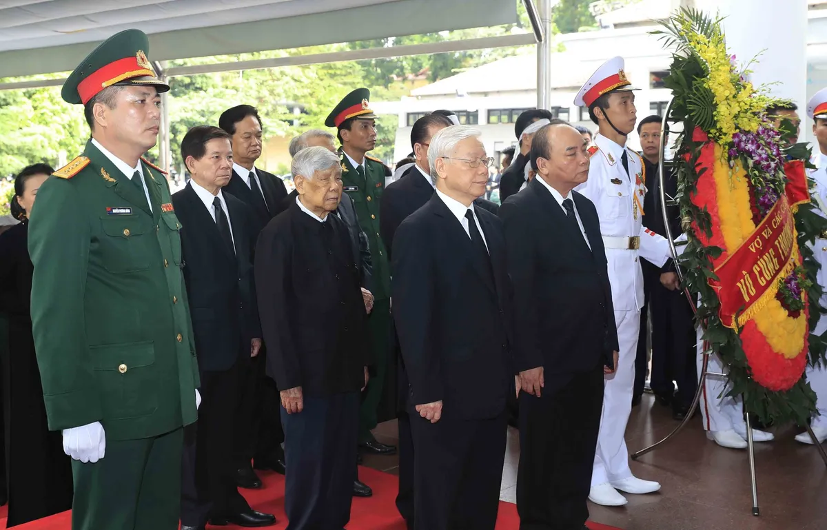 Hình ảnh Lãnh đạo Đảng, Nhà nước viếng Chủ tịch nước Trần Đại Quang - Ảnh 2.