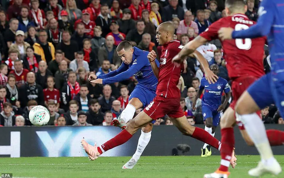 Hazard ghi bàn đẹp loại Liverpool vì đồng đội… lười - Ảnh 1. Hazard ghi bàn đẹp loại Liverpool vì đồng đội… lười - Ảnh 1.