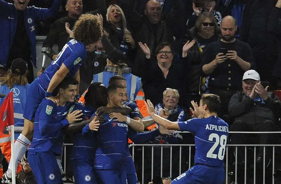 Hazard ghi bàn đẹp loại Liverpool vì đồng đội… lười - Ảnh 2. Hazard ghi bàn đẹp loại Liverpool vì đồng đội… lười - Ảnh 2.