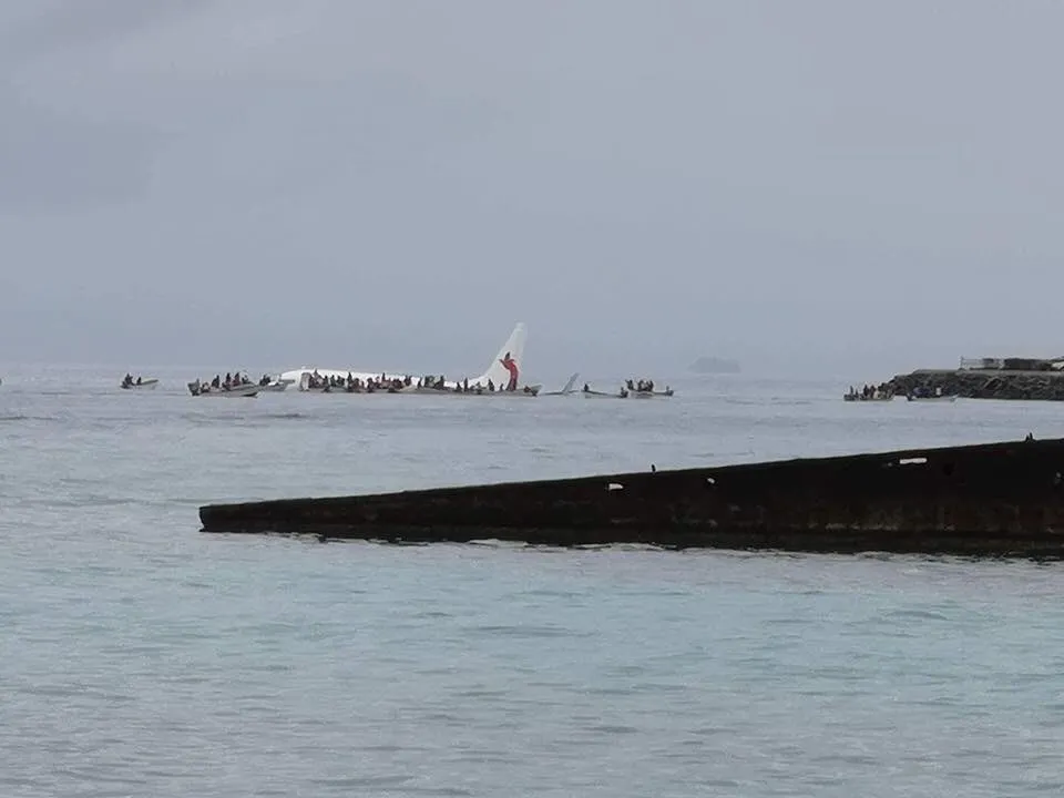 Máy bay của Papua New Guinea rơi xuống biển Micronesia - Ảnh 1. Máy bay của Papua New Guinea rơi xuống biển Micronesia - Ảnh 1.