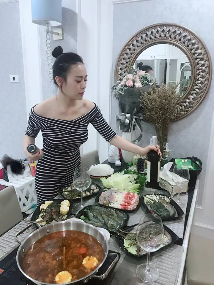 Ngắm không gian sống sang trọng của diễn viên Quỳnh búp bê - Ảnh 3.