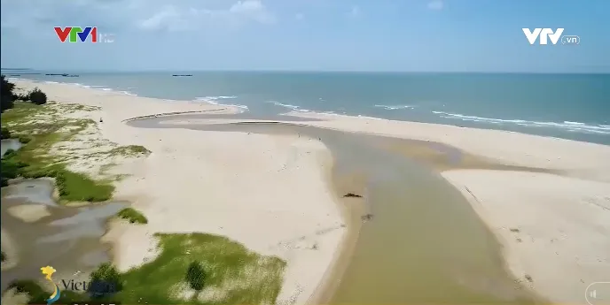 Biển Suối Ồ - Những mảnh gh&eacute;p đối lập - Ảnh 1.