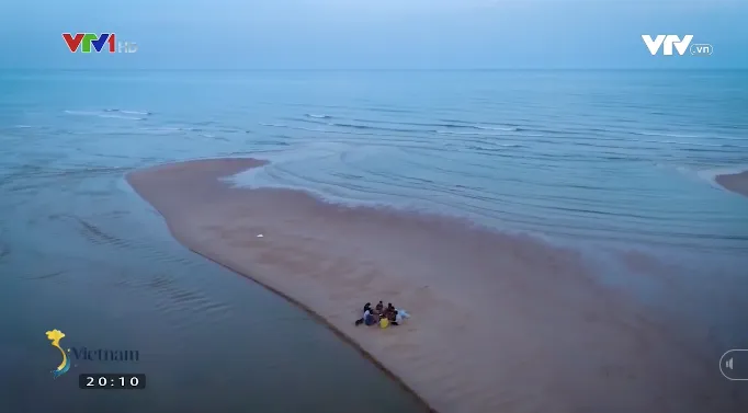 Biển Suối Ồ - Những mảnh gh&eacute;p đối lập - Ảnh 2.