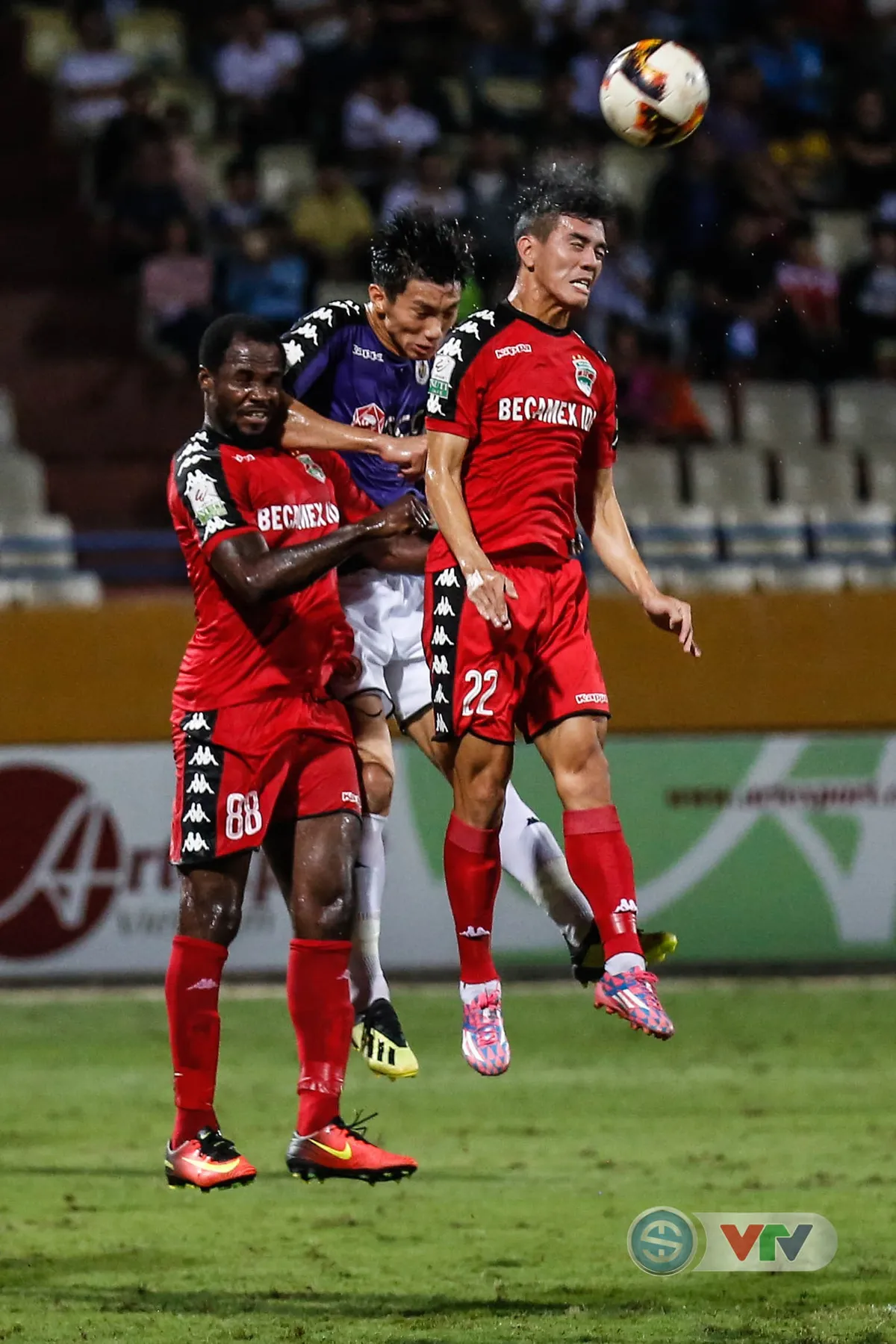 ẢNH: Thắng Becamex Bình Dương, CLB Hà Nội phá sâu kỷ lục về điểm số tại V.League - Ảnh 13. ẢNH: Thắng Becamex Bình Dương, CLB Hà Nội phá sâu kỷ lục về điểm số tại V.League - Ảnh 13.