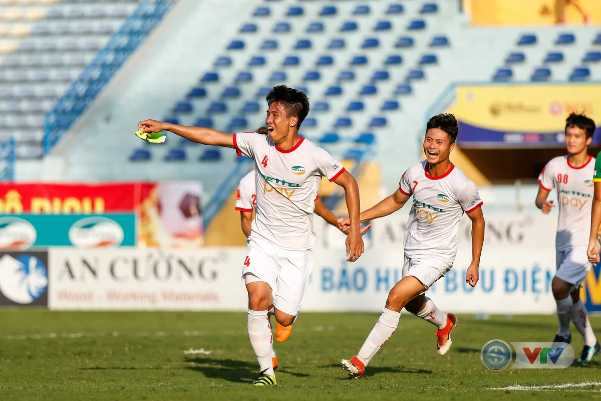 AFF Cup 2018: Bùi Tiến Dũng không chắc về khả năng đá chính - Ảnh 2. AFF Cup 2018: Bùi Tiến Dũng không chắc về khả năng đá chính - Ảnh 2.