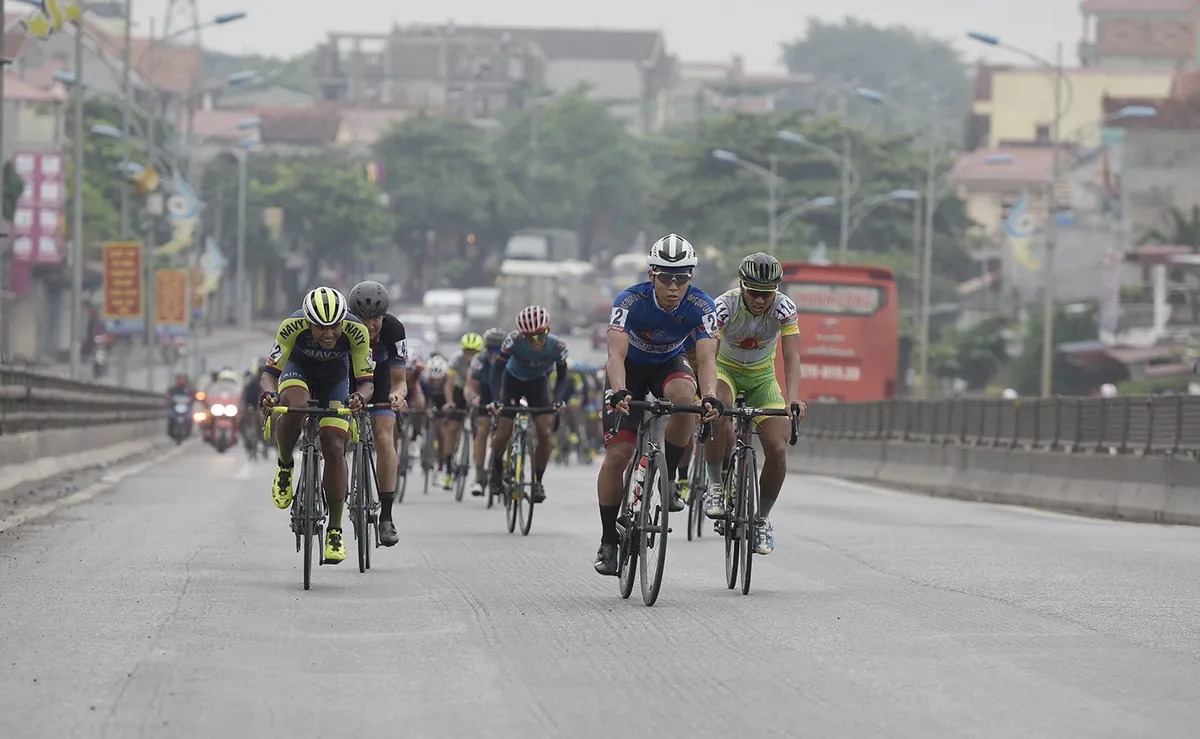 ẢNH: Những khoảnh khắc ấn tượng chặng 2 Giải xe đạp quốc tế VTV Cup Tôn Hoa Sen 2018 - Hà Nội đi Thanh Hoá - Ảnh 5. ẢNH: Những khoảnh khắc ấn tượng chặng 2 Giải xe đạp quốc tế VTV Cup Tôn Hoa Sen 2018 - Hà Nội đi Thanh Hoá - Ảnh 5.