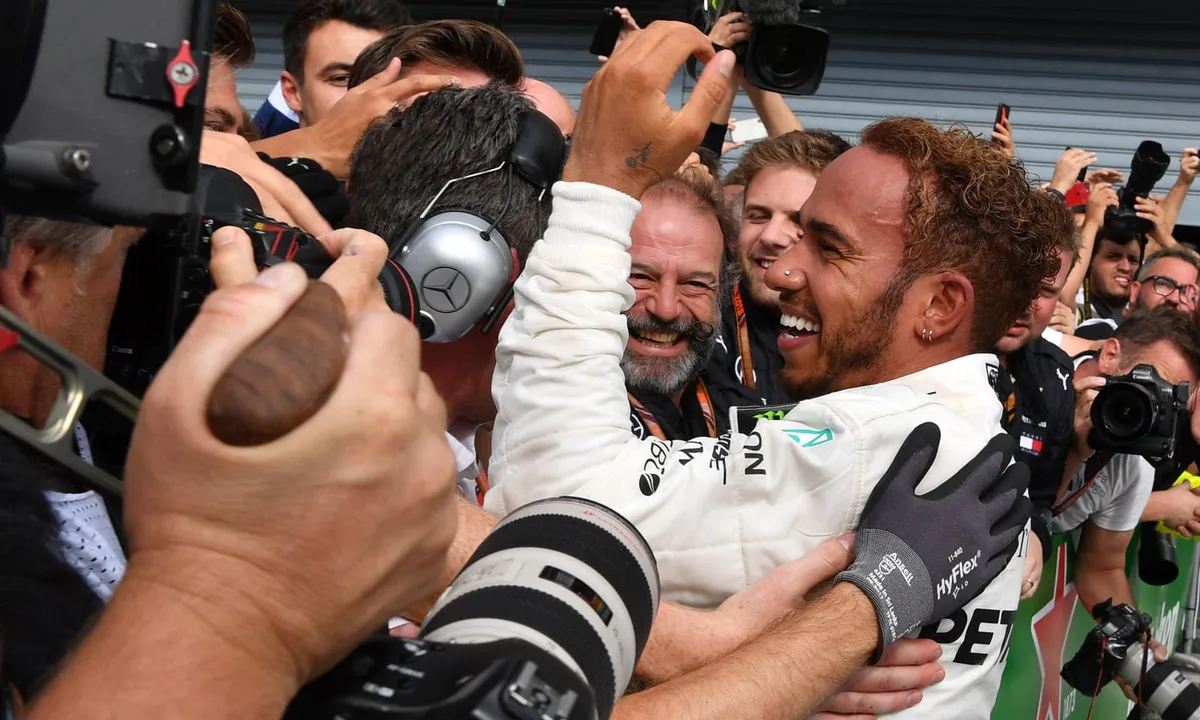 Đua xe F1: Lewis Hamilton về nhất chặng Grand Prix Italia - Ảnh 3. Đua xe F1: Lewis Hamilton về nhất chặng Grand Prix Italia - Ảnh 3.