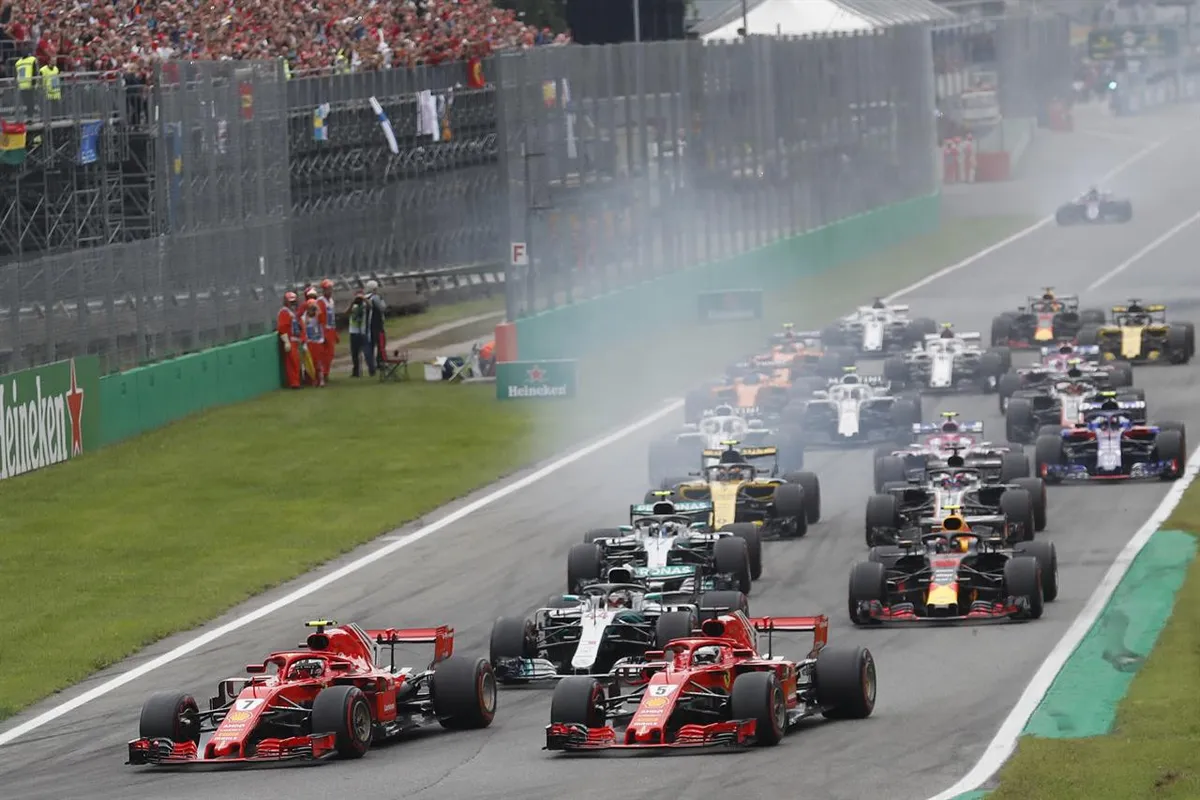 Đua xe F1: Lewis Hamilton về nhất chặng Grand Prix Italia - Ảnh 2. Đua xe F1: Lewis Hamilton về nhất chặng Grand Prix Italia - Ảnh 2.