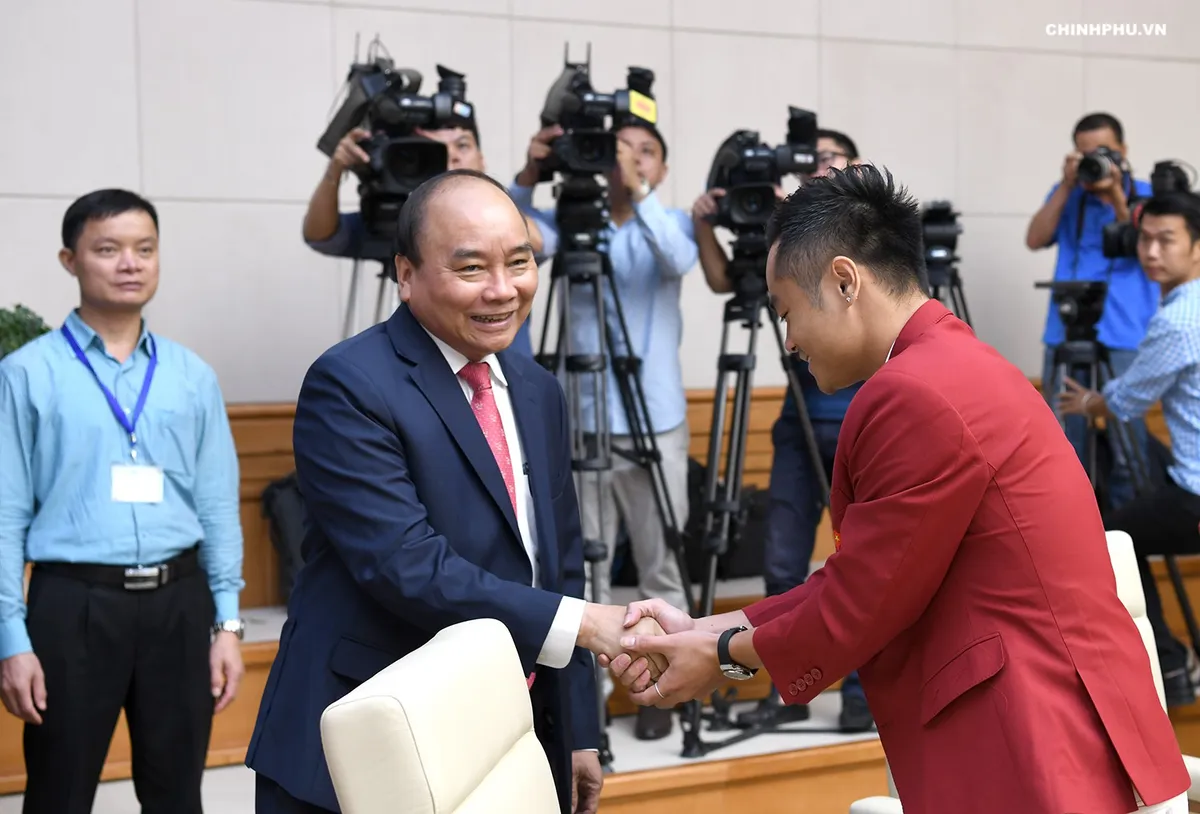 Thủ tướng gặp mặt đo&agrave;n thể thao Việt Nam dự ASIAD 2018 - Ảnh 3.