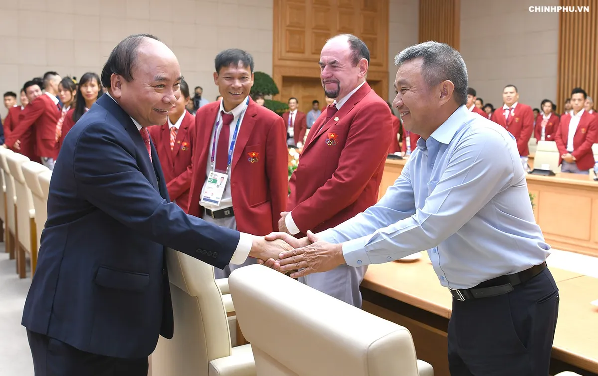 Thủ tướng gặp mặt đo&agrave;n thể thao Việt Nam dự ASIAD 2018 - Ảnh 1.