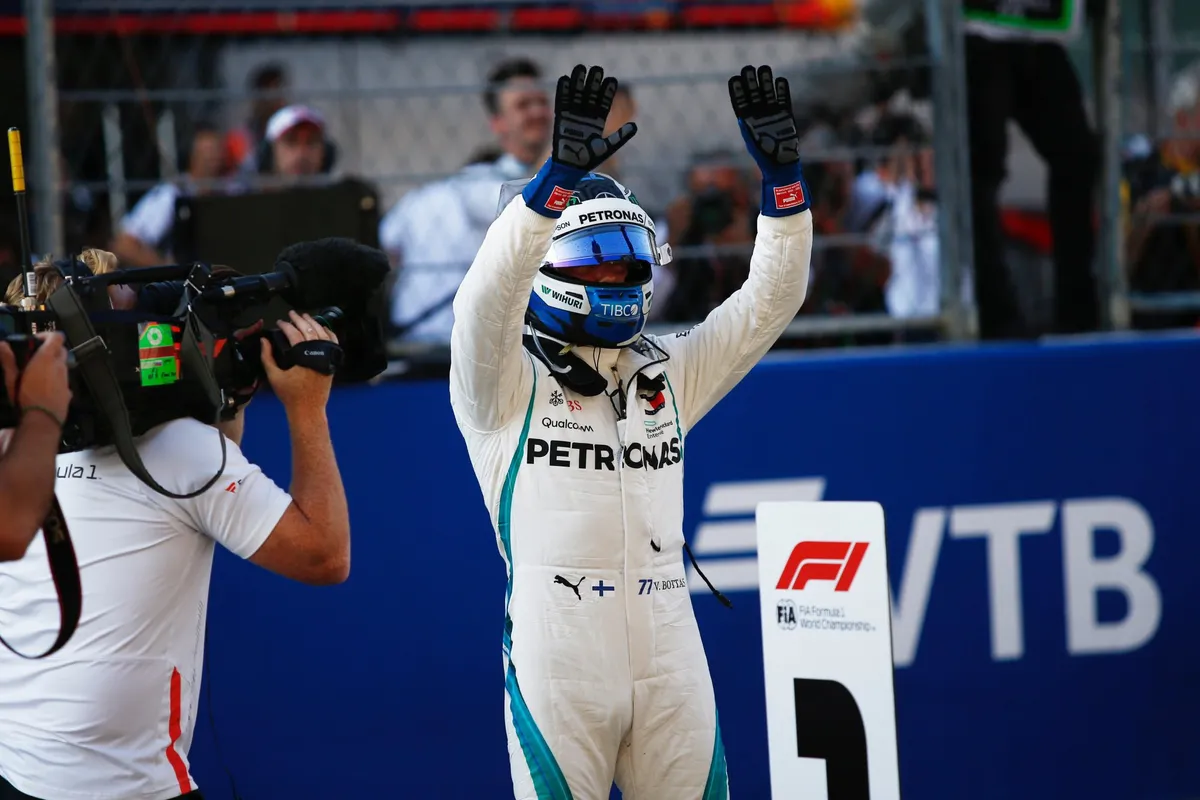 Đua xe F1: Vượt qua Lewis Hamilton, Valterri Bottas giành pole tại chặng đua Sochi - Ảnh 1. Đua xe F1: Vượt qua Lewis Hamilton, Valterri Bottas giành pole tại chặng đua Sochi - Ảnh 1.