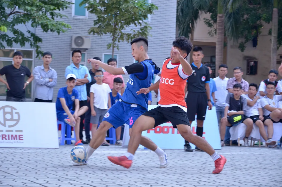 Tìm ra 2 đội bóng Hà Nội lọt vào VCK toàn quốc Giải bóng đá đường phố SCG Street Football 2018 - Ảnh 3. Tìm ra 2 đội bóng Hà Nội lọt vào VCK toàn quốc Giải bóng đá đường phố SCG Street Football 2018 - Ảnh 3.