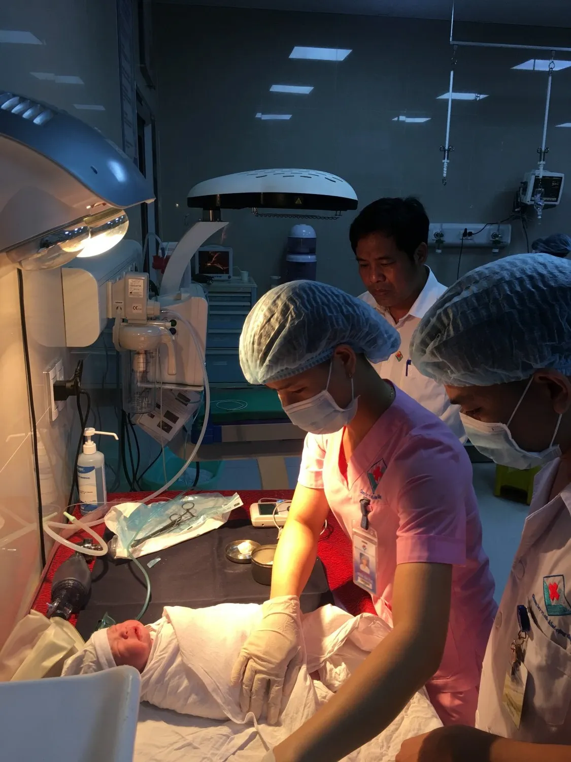 Một sản phụ bị sốc phản vệ do ong đốt - Ảnh 2.