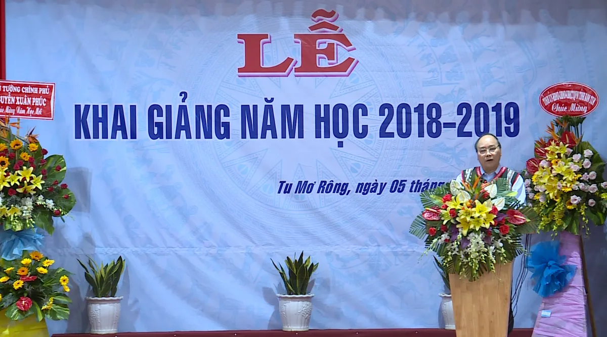 Thủ tướng Nguyễn Xuân Phúc dự lễ khai giảng năm học mới tại Kon Tum - Ảnh 4. Thủ tướng Nguyễn Xuân Phúc dự lễ khai giảng năm học mới tại Kon Tum - Ảnh 4.