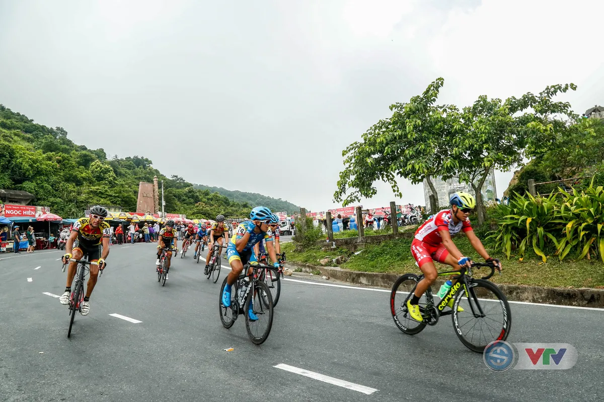 ẢNH: Những khoảnh khắc ấn tượng chặng 7 Giải xe đạp quốc tế VTV Cup Tôn Hoa Sen 2018 - Ảnh 11.